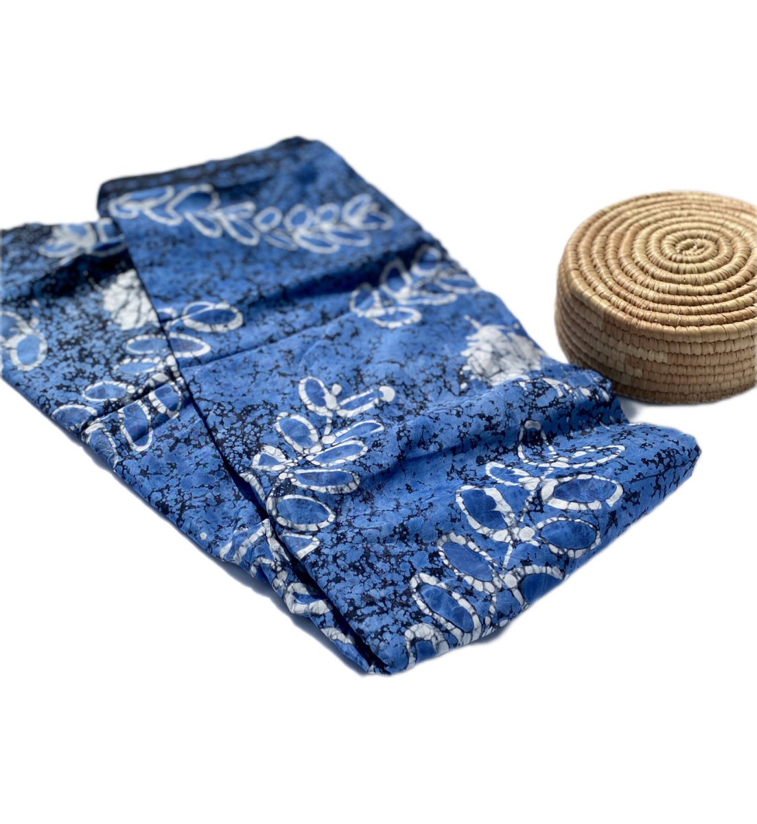 Adireclan_'s tweet photo. Good morning people of twitter and environment, take a look at the  beautiful adire fabrics for sale for the week. 
Kindly retweet for the sweet owners to find them.
Frame 1: 15,000
Frame 2-4: 11,000 https://t.co/QqY2ZOLvcR