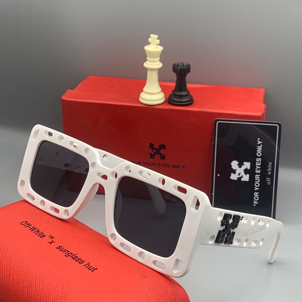 OmololaYusuf7's tweet photo. Thick And Bold Sunglasses 👓
Highly Unisex 🥰
Price 6000 https://t.co/tPL1ughMCN