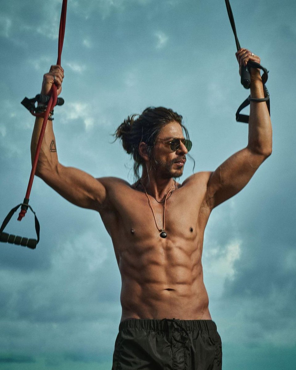 TrueScoopNews's tweet photo. King Khan is aging like a wine fine. Surely an icon for many youngsters
#ShahRukhKhan𓀠 #SRK𓃵 #Srkians #SRKISBACK #srkfans #ShahRukhKhan𓃵 #Pathaan #Pathaan25Jan https://t.co/Wqcr1y3Qq7
