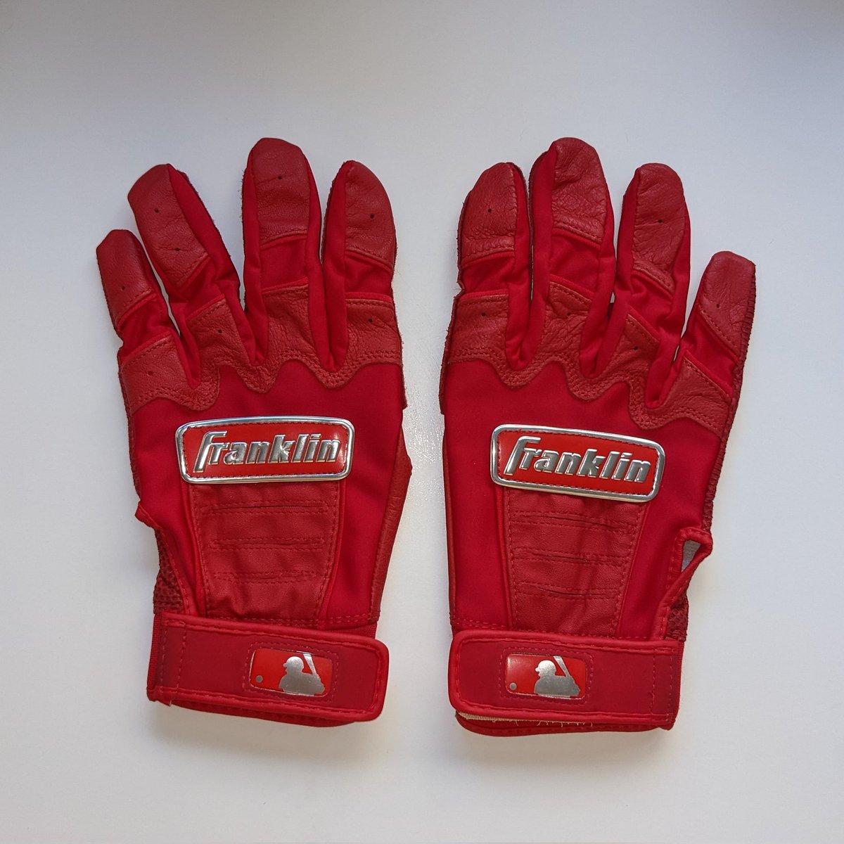 walkoff_resale's tweet photo. 【✨プレゼント企画✨】
FLANKLINバッテ（S:23~24cm）を1名様にプレゼント！
※中古品のため状態は画像をもってご確認ください
＜応募方法＞
・本アカウントをフォロー
・固定ツイートをRT
＜応募締切＞
9/30 23:59まで
当選者にはDMを送らせていただきます⚾
#草野球 https://t.co/RuRFNmnENo