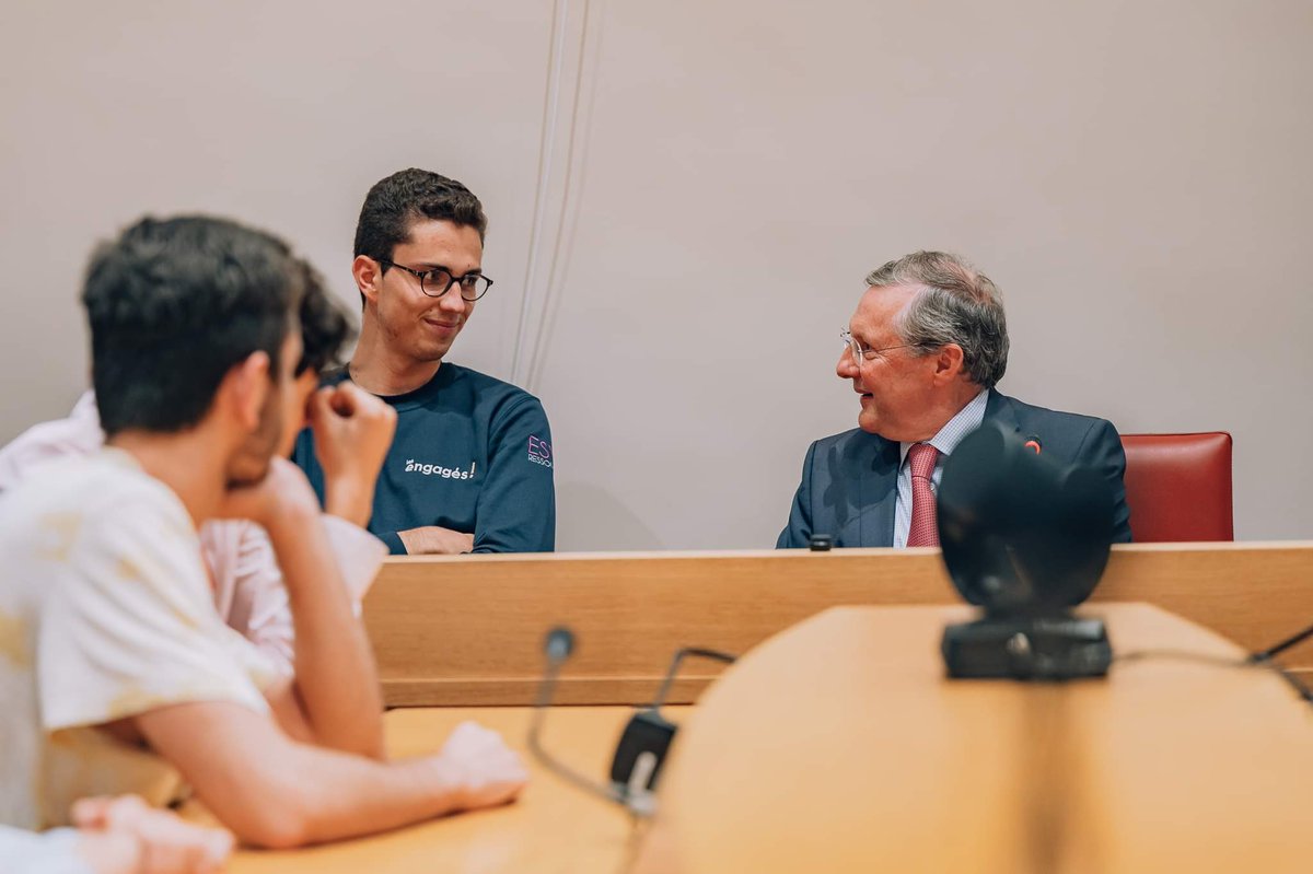 🎙La semaine dernière, nos Ateliers Médicis organisés avec <a href="/GenAvenir/">Génération d’Avenir</a> et <a href="/ParlementEtudia/">Le Parlement des Etudiants</a> ont fait leur rentrée !

👉 Avec <a href="/BasPhilippe/">Philippe Bas</a>, nous avons débattu de la place de nos élus en se posant la question qui fâche : sont-ils tous pourris?

À très vite pour un nouvel Atelier 🤫