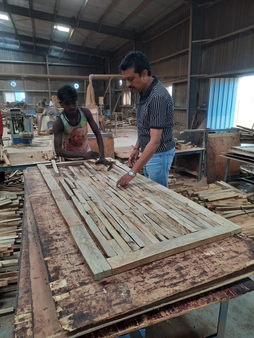 IPIRTI's tweet image. Ms Sujatha D and Shri Uday D, Scientist's visited M/s DEC Industries Pvt Ltd, Hyderabad to solve floor level issues related to production of Flush doors as per the firms request.