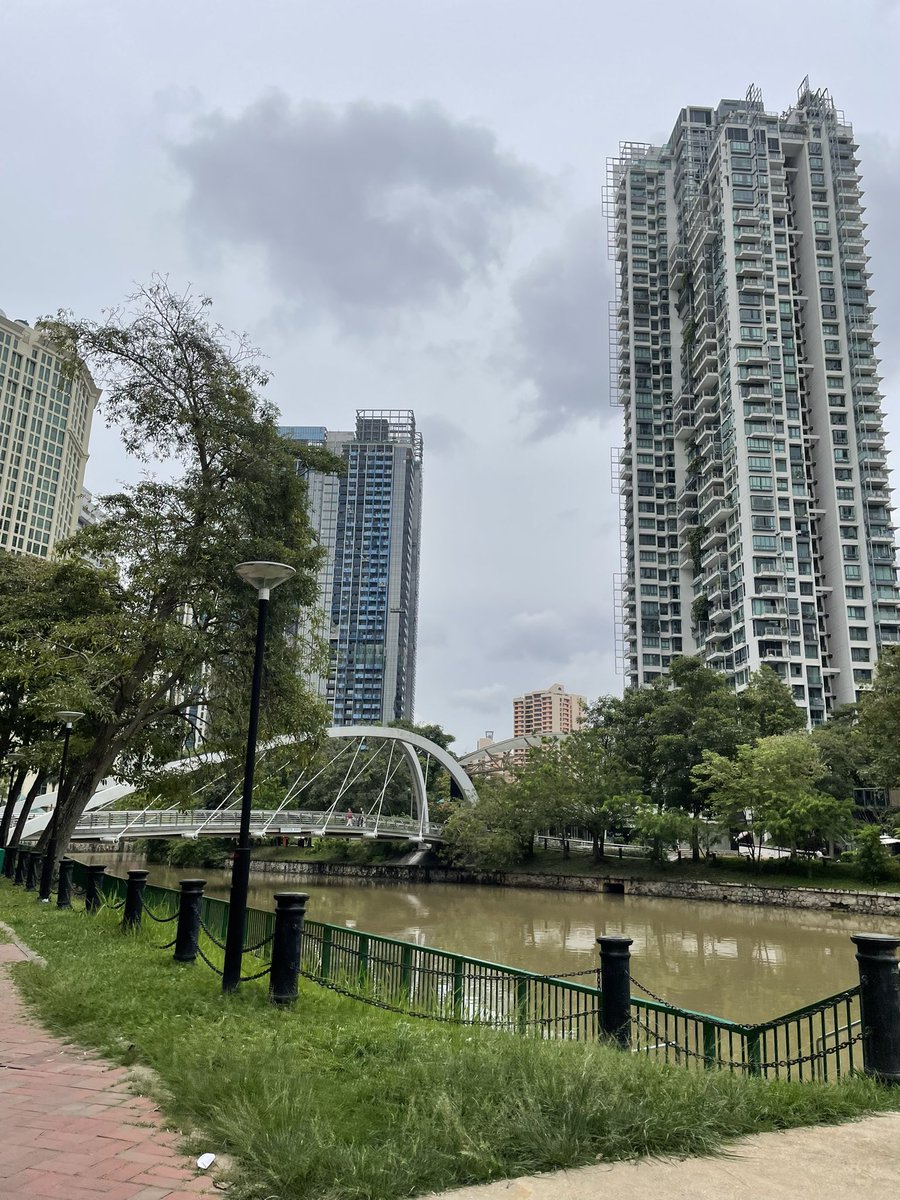 RickardPhil's tweet photo. Gloomy start to our team’s trip to Singapore.. but very excited to be here for #Token2049 https://t.co/opzwVh7Hz7