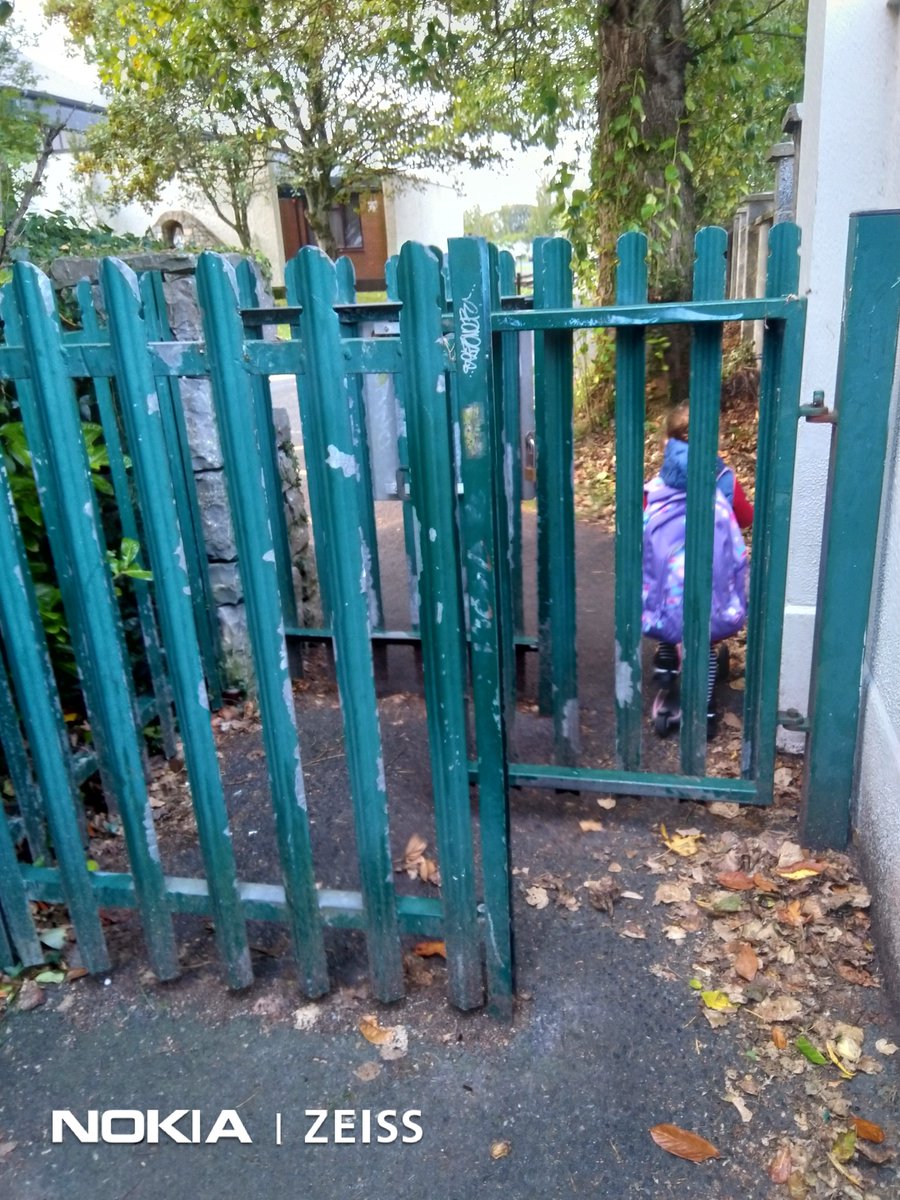 orlaithkeating's tweet photo. @DaCor_ie @Lady_Pennyworth @FHmediastuff @GalwayCityCo @CTribune @GalwayDaily @1Hildegarde @EamonRyan @GalwayCycling @galwaycyclist @kevigi @feicphoto @cosaingalway @MartinaGp5 @niallgalway @speediecelt @GalwayNPC @GalwayCityCars At the church end. Absolute pain, especially with a buggy and loads of kids trying to get through at 2:30 https://t.co/etMoFONZvl
