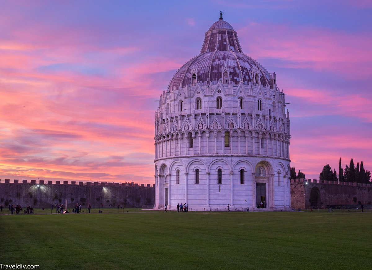 اين تذهب في ايطاليا؟
🔹لو تحب طبيعة جبال الالب عليك بالشمال:
traveldiv.com/italy_trips/

🔹التاريخ والاثار العريقة بروما:
 traveldiv.com/?p=22721

🔹لو تحب البحر والقرى الساحلية عليك بالقرى الخمس:
traveldiv.com/?p=21655

🔹كذلك ساحل امالفي لمحبي البحر:
traveldiv.com/amalfi-coast/