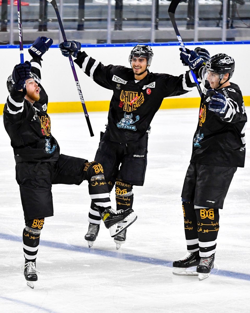 IIHFHockey's tweet photo. Host @buzadamizbiz 🇹🇷 finished the first round of the IIHF Continental Cup with a perfect record on home ice in Istanbul and will play in the next round in @AsiagoHockeySrl. Recap: https://t.co/cHutxqunVf
📷 Zahit Duzgun
#hockey #icehockey #buzhokeyi #buzadam #Istanbul #Türkiye https://t.co/M1aLHESvJ9