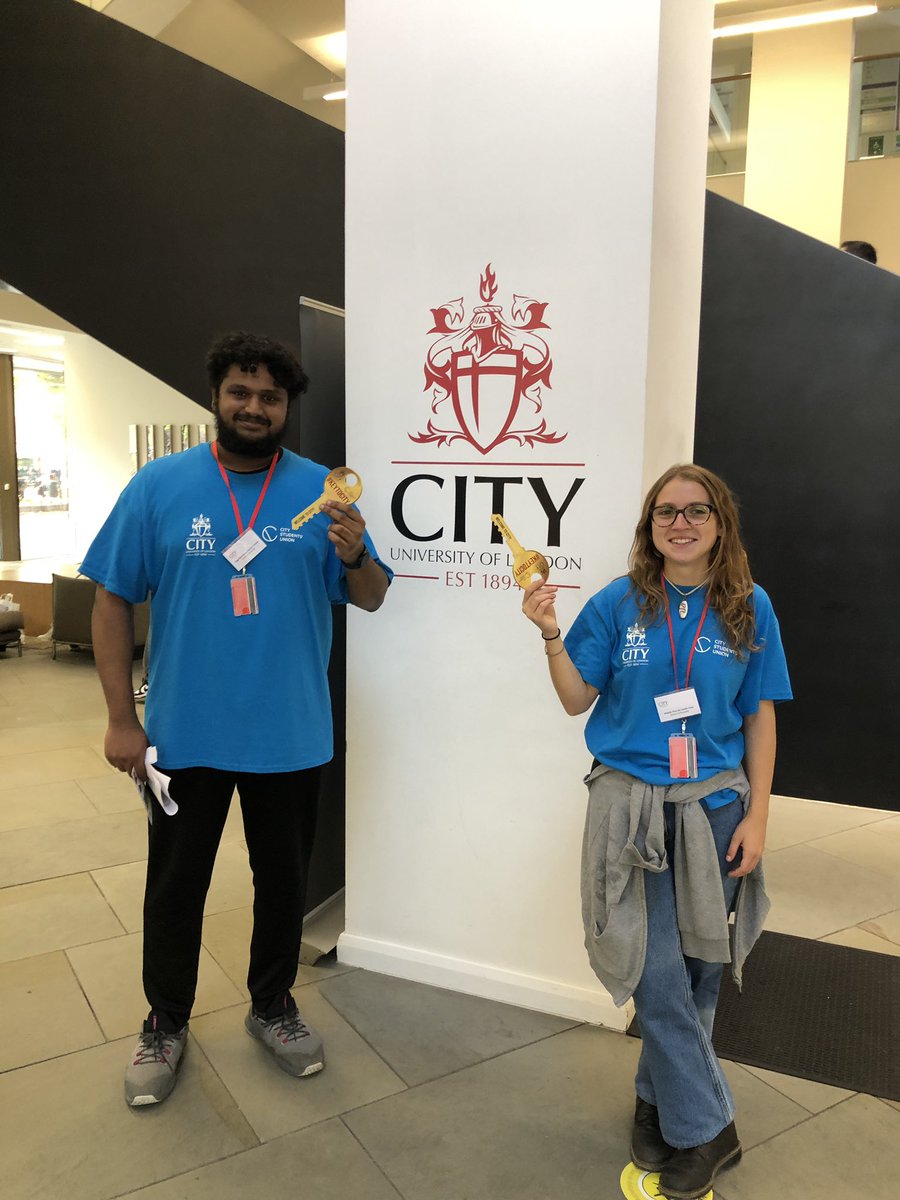 CityUniHealth's tweet photo. A very warm welcome to those of you returning and starting your #CitySHS journey this week! 🏥

Check out our Welcome Week guide for a glimpse of what's to come: https://t.co/NMcHKXfiFp

#KeyToCity #MyCityUni https://t.co/8j9B4jQAkG