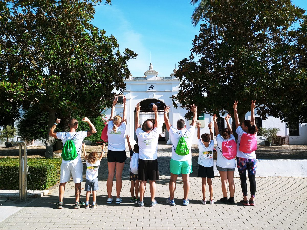 Integracee's tweet photo. Este fin de semana hemos participado en la IV Carrera del Color de la #SaludMental organizada por @SaludMentalAnd en #Sevilla.

Una gran experiencia llena de color y diversión en el @ParqueAlamillo 🏃‍♀️🏃‍♂️ https://t.co/AcgyqF1mtV