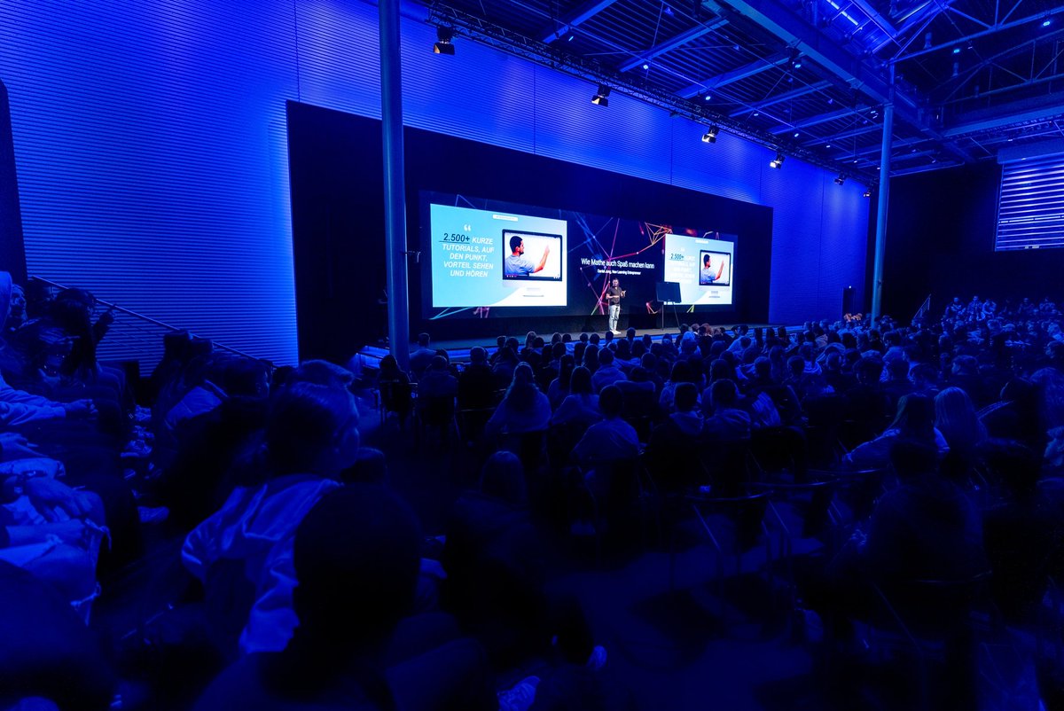 DanielJungEDU's tweet photo. Was für eine inspirierende Bühne! Vortrag kommt demnächst im YT Channel🎬 #pushcon #keynote #newlearning #digitalebildung #zukunft https://t.co/xDXEDU8rcR