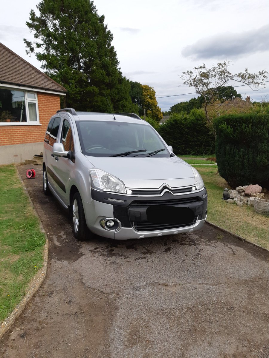 ChrisWilmott's tweet photo. Yesterday's valet in Corfe Mullen 🚘🧽

#wilmottvaleting #showroomvalet #valeting #carvaleting #detailing #detailer #southcoast https://t.co/yiS1eThza0