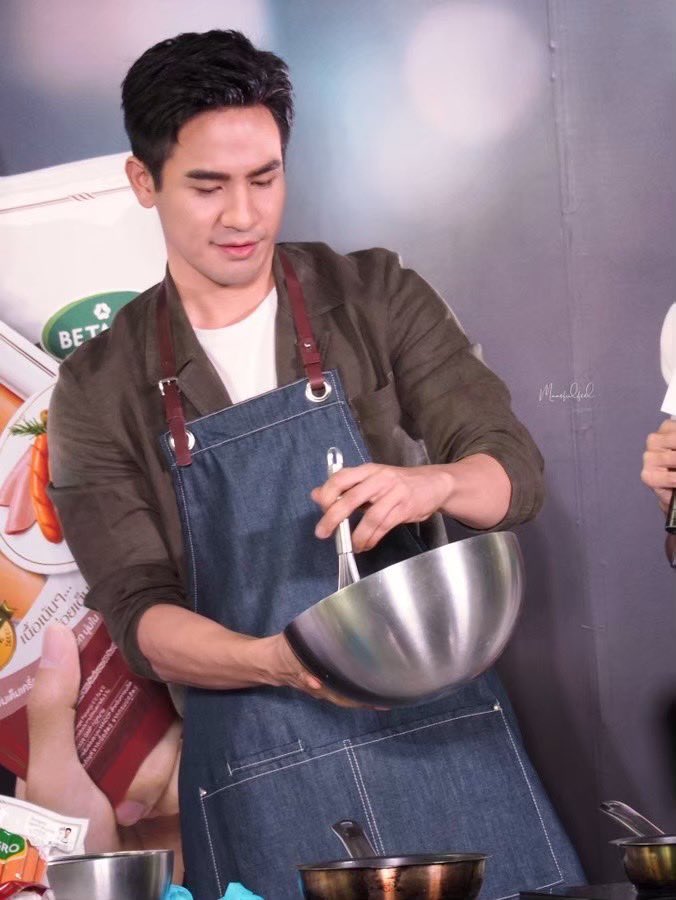 w_wmom's tweet photo. ท่าทางเชฟโป๊ปเป็นไงบ้างฮ้าบบบ
#กินเจเดอะมอลล์xPOPE https://t.co/siKx35VdoZ