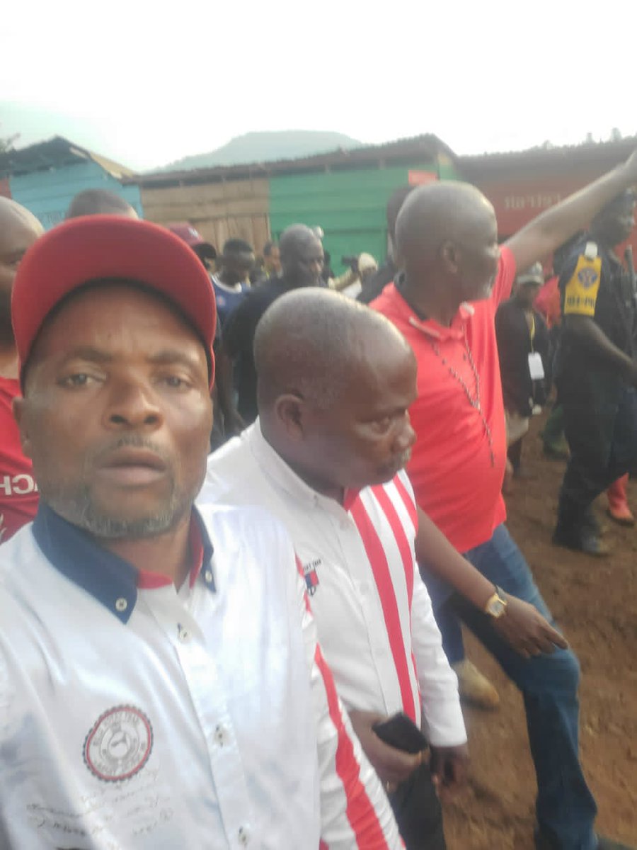 namegabelucky3's tweet photo. ✍@VitalKamerhe1 a poursuivi so sans faute
@VK a poursuivi so cavalier seul
Vk est resté injouable et intraitable à Mwenga [Kamituga]terr.complexe jadis occupait par dignitaires d l'ancien régime
Grâce o soldats d VK carte renversée,Me J-M #Bulambo WaLumona,Enok Katando etc👇💪 https://t.co/MP3vB9auPi
