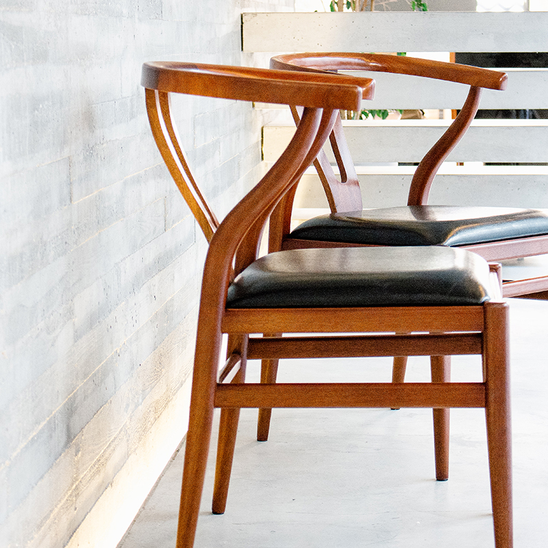 HomesinHeaven's tweet photo. A cadeira Eyegrouse bebe inspiração directa na icónica Wishbone Chair, de design escandinavo. Uma cadeira incontornável para todos os amantes de design, aqui reinventada com novos acabamentos, perfeitamente entroncados na Coleção Eyegrouse.
Saiba + no nosso site. https://t.co/01VxOqTxPY
