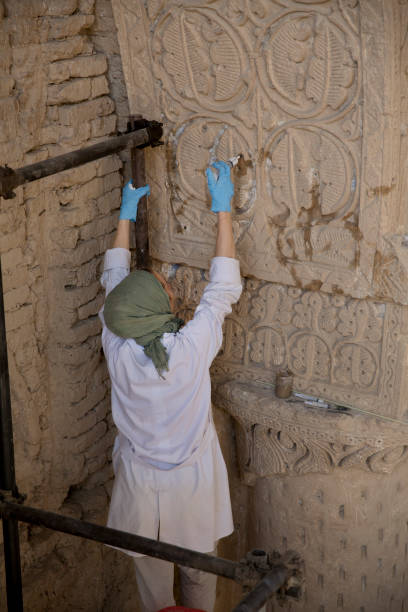 BiruniKhorasan's tweet photo. The leaf motifs of the 1200 years old Samanid mosque of Balkh ("Noh Gunbâd") in northern Afghanistan are astonishing.

The interior of this mosque was once covered in pigments made from lapiz-lazuli from Badakhshân.

Pictures by Robert Nickelsberg.

#Khorasan https://t.co/JjkDobIArA