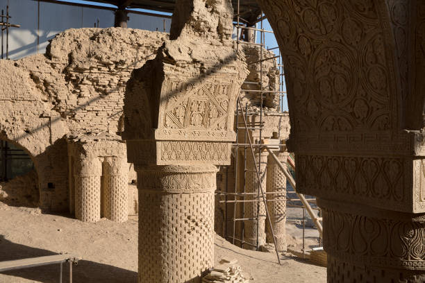 BiruniKhorasan's tweet photo. The leaf motifs of the 1200 years old Samanid mosque of Balkh ("Noh Gunbâd") in northern Afghanistan are astonishing.

The interior of this mosque was once covered in pigments made from lapiz-lazuli from Badakhshân.

Pictures by Robert Nickelsberg.

#Khorasan https://t.co/JjkDobIArA