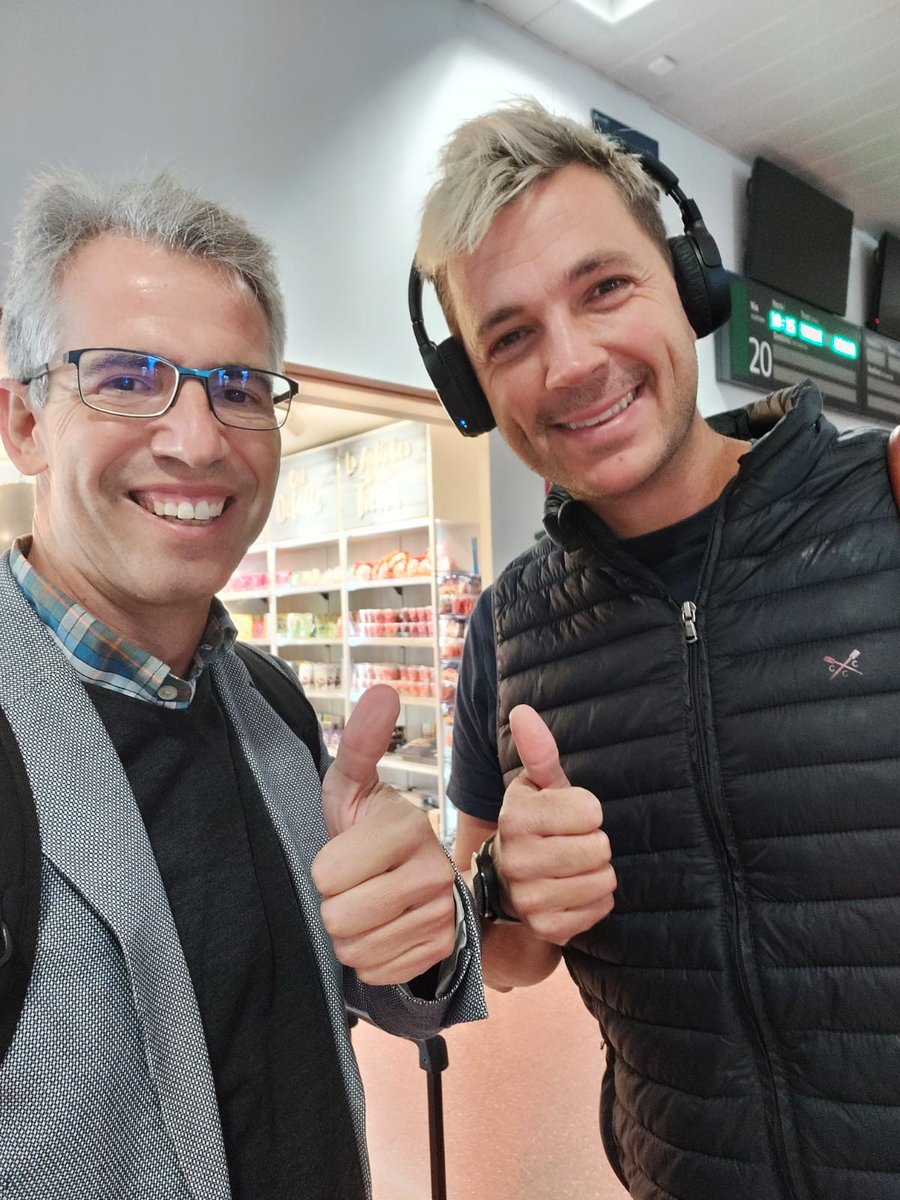 gadeaalfonso's tweet photo. 🎾🏆Con el británico 🏴󠁧󠁢󠁥󠁮󠁧󠁿Marcus Willis campeón del III Grand Slam España de touchtennis Ciudad de Valladolid - Open de CyL ya de regreso a casa.
Congrats Marcus!
Enhorabuena también a los vallisoletanos que ganaron en dobles.
@fetecal @touchtennis https://t.co/mTVea1Bgsg