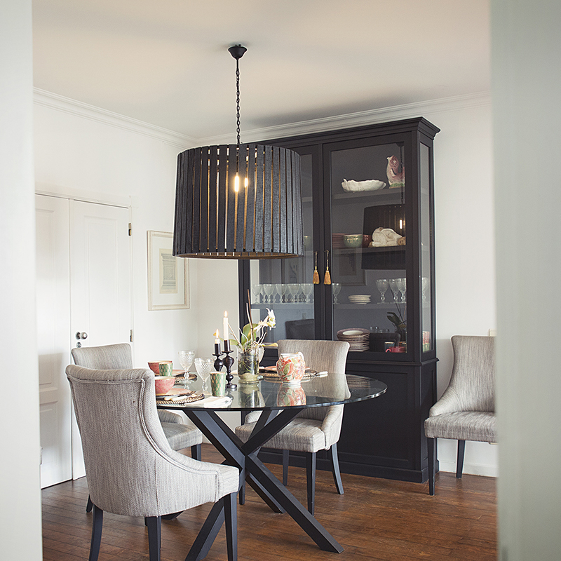 HomesinHeaven's tweet photo. A Cadeira Paris apresenta um design clássico, simples e sempre actual. Conjuga muito bem com mesas mais arrojadas. O contraste inesperado de estilos sobressai criando um pólo de atenção.

#decor #homedecor #interiordesign #homesinheaven https://t.co/lH7PJCRamd