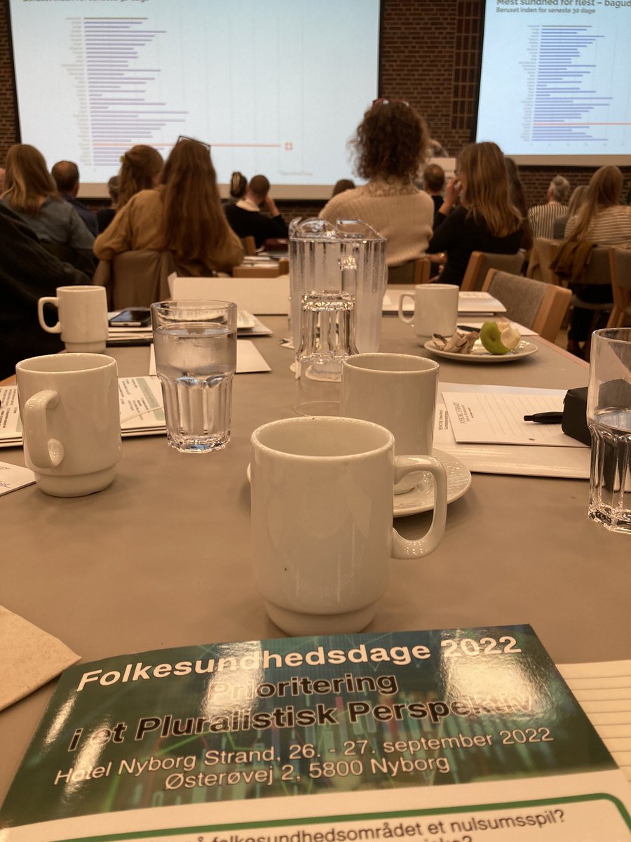 jes_bak's tweet photo. Den årlige faglige familiefest #dsff #nyborgstrand #folkesundhedsdage. Oplæg om social ulighed i sundhedsvaner blandt samboende hjertesyge senere i dag @DKFACT @NissenNina @TMaribo @KarinaFriis @beritten @CarolineMejdahl @ladehoffthomsen #sammenomhjertesygdom https://t.co/D7CkLz2XOU