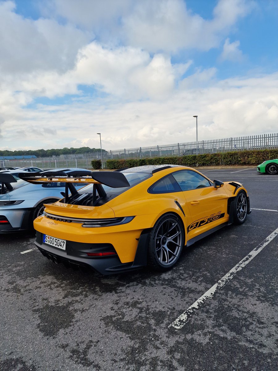 This thing is insane in the flesh 🤤 suddenly the wait for mine just got a while lot more exciting 😬 #GT3RS