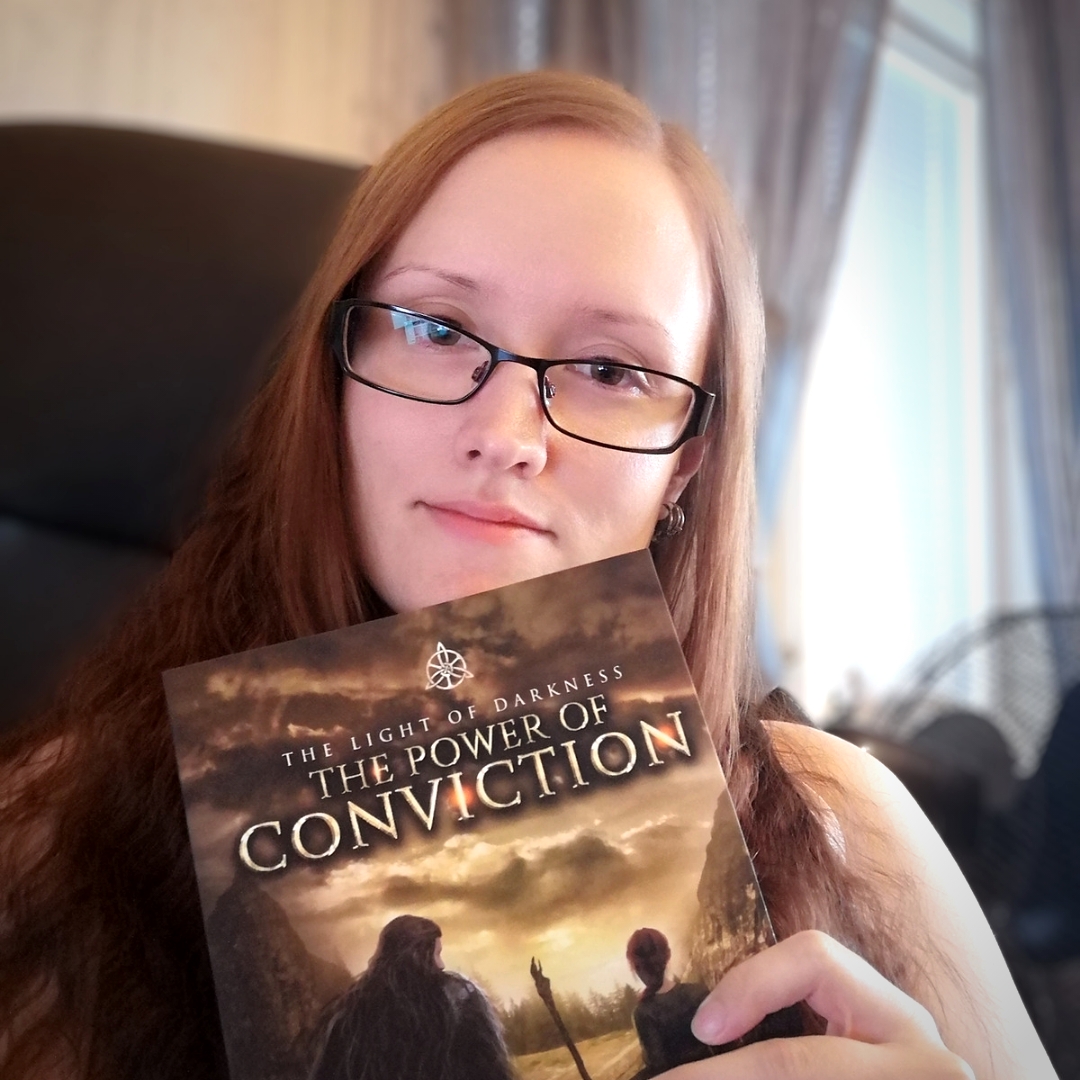 RussellCatrin's tweet photo. Just showing my face! 😅 (And a bit of my the first book of my completed Light of Darkness series, The Power of Conviction) ❤️

#CatrinRussell #JustShowingMyFace #FantasyWriters #RomanticFantasyWriters #Writers #WritersCommunity #WritingCommunity https://t.co/3VbPTAVRz3