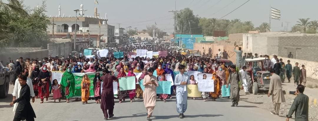 روچ ءَ کئے کُشت کنت؟
رُژن ءَ کئے داشت کنت؟

#saveuobsubcampuskharan