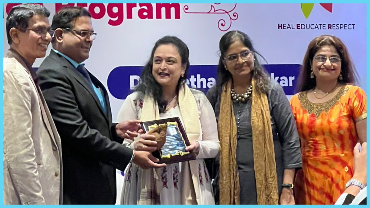 RotundaIVF's tweet photo. The Mumbai Obstetrics and Gynecological Society honored Dr. Swati Allahabadia for her accomplishments as a teacher (for 30 years). 
.
.
#RotundaCHR #DrSwatiAllahabadia #BestGynecologist #Award #FertilityCenter https://t.co/f2Ipqqyi2G
