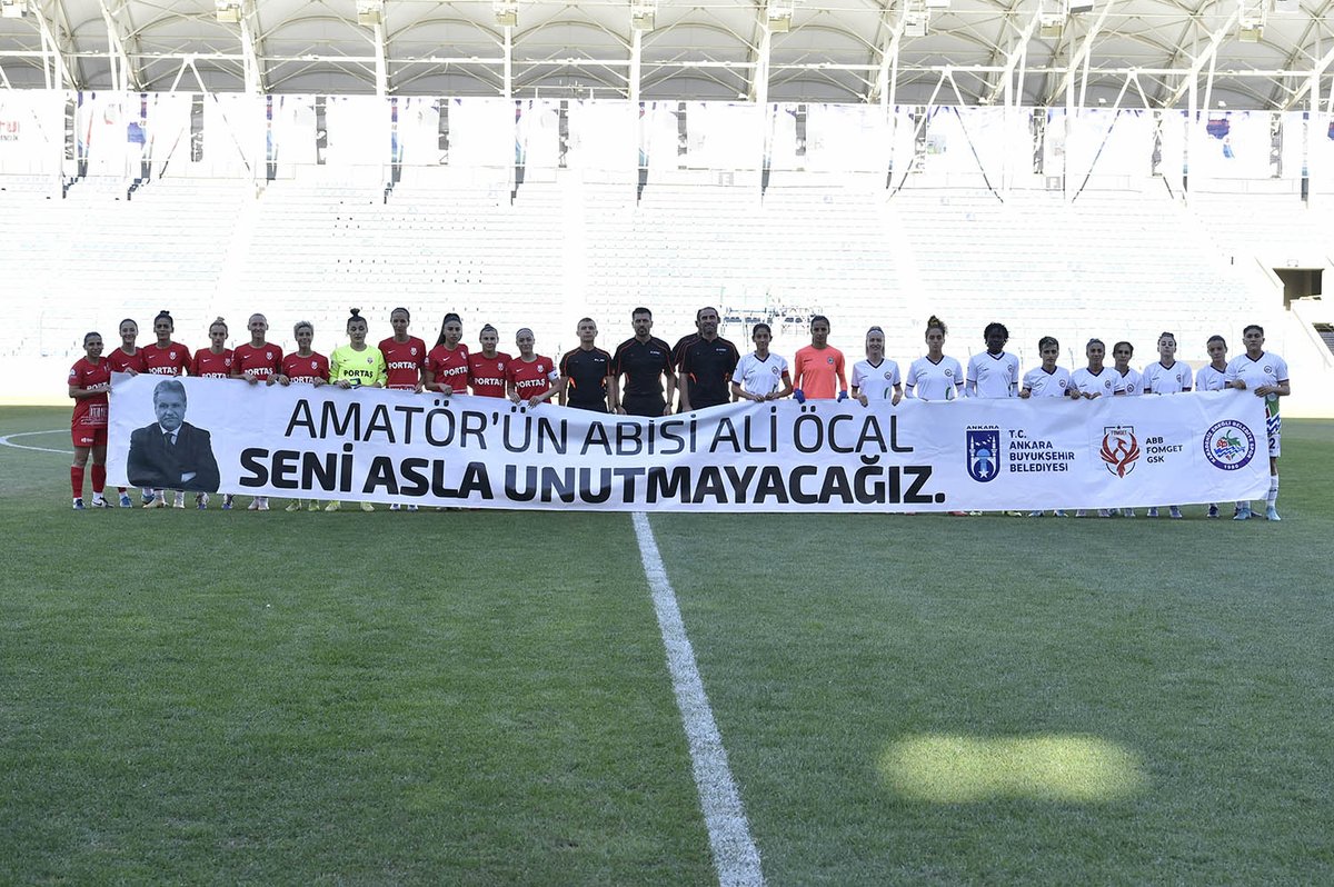 gazetekalem's tweet photo. Ankara Büyükşehir Belediyesi, Başkent basınının duayen isimlerinden merhum spor yazarı ve gazeteci Ali Öcal anısına kupa maçı düzenledi. #ABB #ABBTV #AliÖcal #amatör #Ankara #Medya #BakiKerimoğlu #Başkent #BurakÖcal #MansurYavaş #Spor #FOMGET
https://t.co/pAo2K9pHJt https://t.co/HqxLwwLiTY