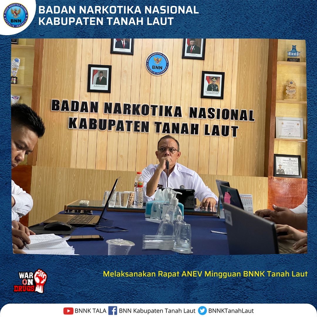 bnnktanahlaut's tweet photo. Melaksanakan Rapat ANEV Mingguan BNNK Tanah Laut, Kepala BNNK Tanah Laut memimpin pelaksanaan ANEV Mingguan BNNK Tanah Laut yang diikuti oleh seluruh staf BNNK Tanah Laut.
#WARONDRUGS
#SPEEDUP_NEVERLETUP
#STOPCORONA
#DALASHANGITKADANARKOBA https://t.co/MRQdIqrj91