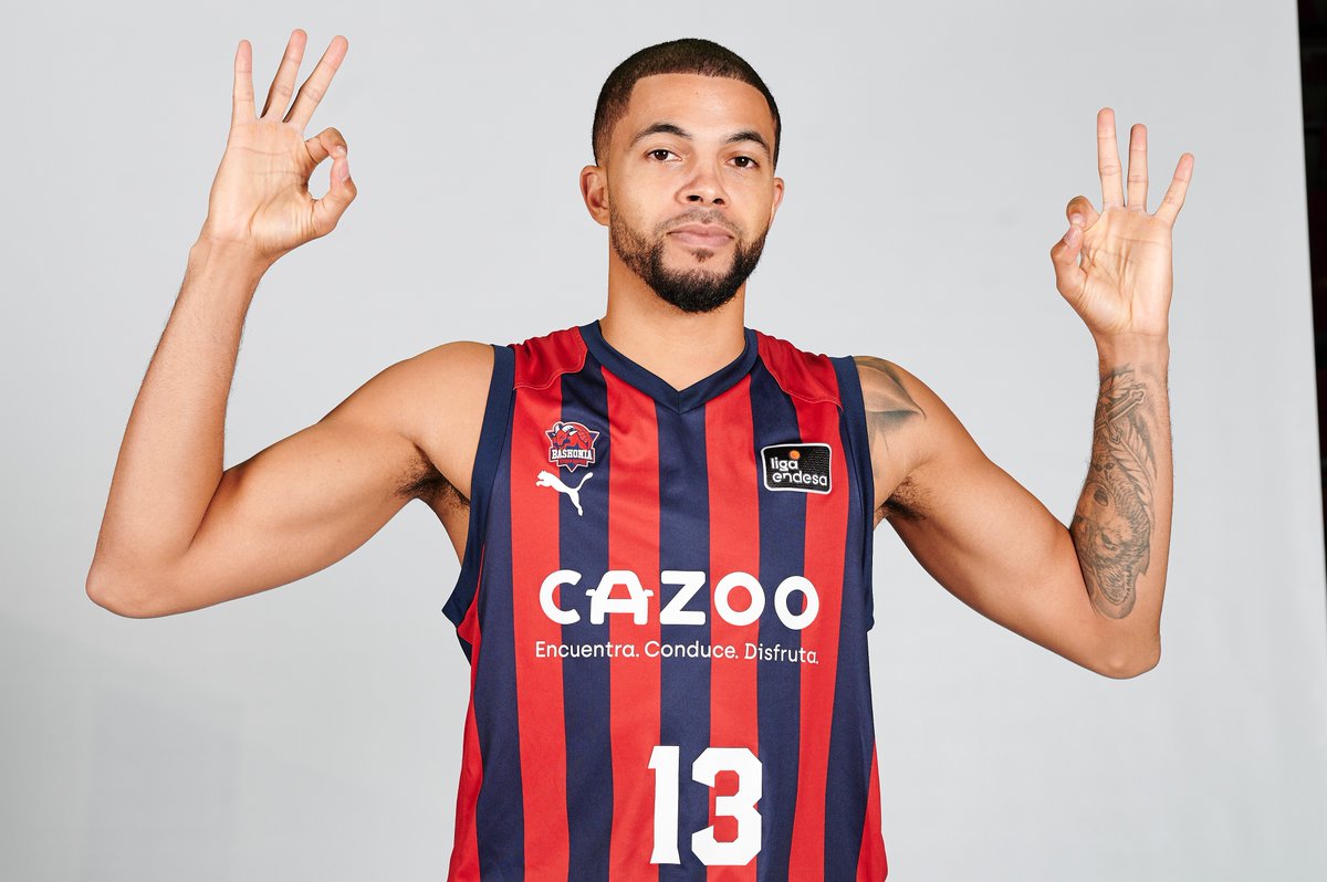 Sergio_Vegas's tweet photo. 📢🎁| ¿Quieres ganar una entrada doble para el Opening Game del Baskonia? Sigue estos 3 pasos:

🏀 Sígueme @Sergio_Vegas 
🏀 Haz RT a este tuit 
🏀 Comenta con quién irás a Buesa Arena

Si quieres comprar tu entrada 👉🏻 https://t.co/lN8RXiL9v7

🚀 El miércoles anunciaré el ganador https://t.co/8OlwNdqfqv