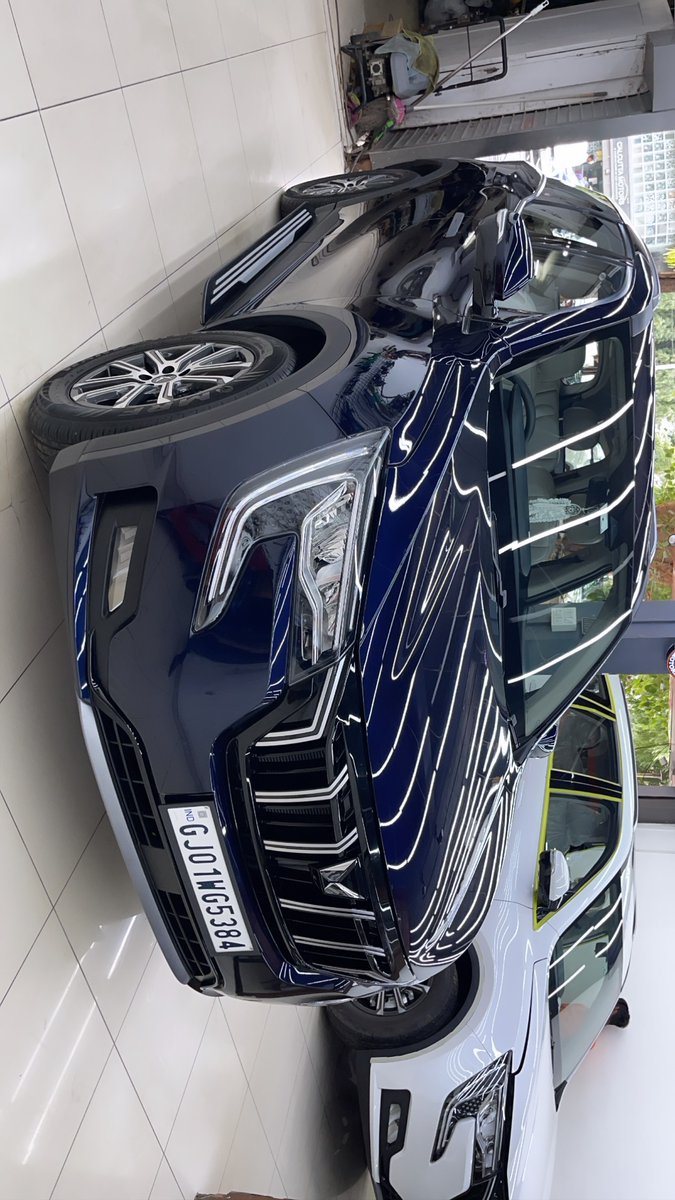 CreativeMotors's tweet photo. Mahindra xuv700 Ceramic Coated 🔥 ..For more info visit...https://t.co/bNupT7fRrn https://t.co/FGLcjMXJOQ