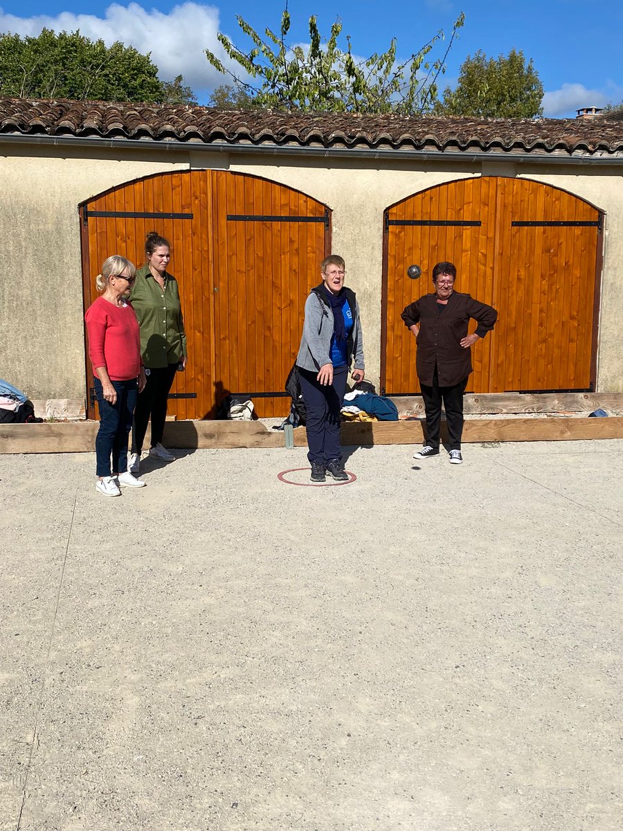 cidff46's tweet photo. Gros week end pour le CIDFF (suite)
Et dimanche, rendez vous était pris à Ginouillac pour la découverte de la pétanque au féminin, journée organisée par la commission féminine de pétanque Lotoise. 
La somme des engagements sera intégralement reversée au CIDFF du Lot : Merci! https://t.co/N1T8fVJo88