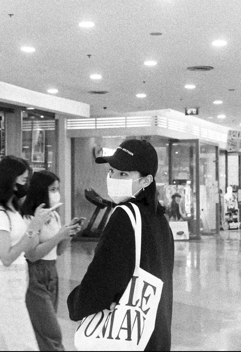 Ketsadaphornn's tweet photo. ความสำเร็จอยู่ไม่ไกล แต่อยู่ไหนก็ไม่รู้
 #บังอัส📸 #เพ้อเจ้อ
#vscocam #vscothailand #vscothai #vscogood #vsco #vscogram #snapseed #slowlife #igersthailand #photooftheday #adayinthailand #igdaily https://t.co/VzVE27KyN7