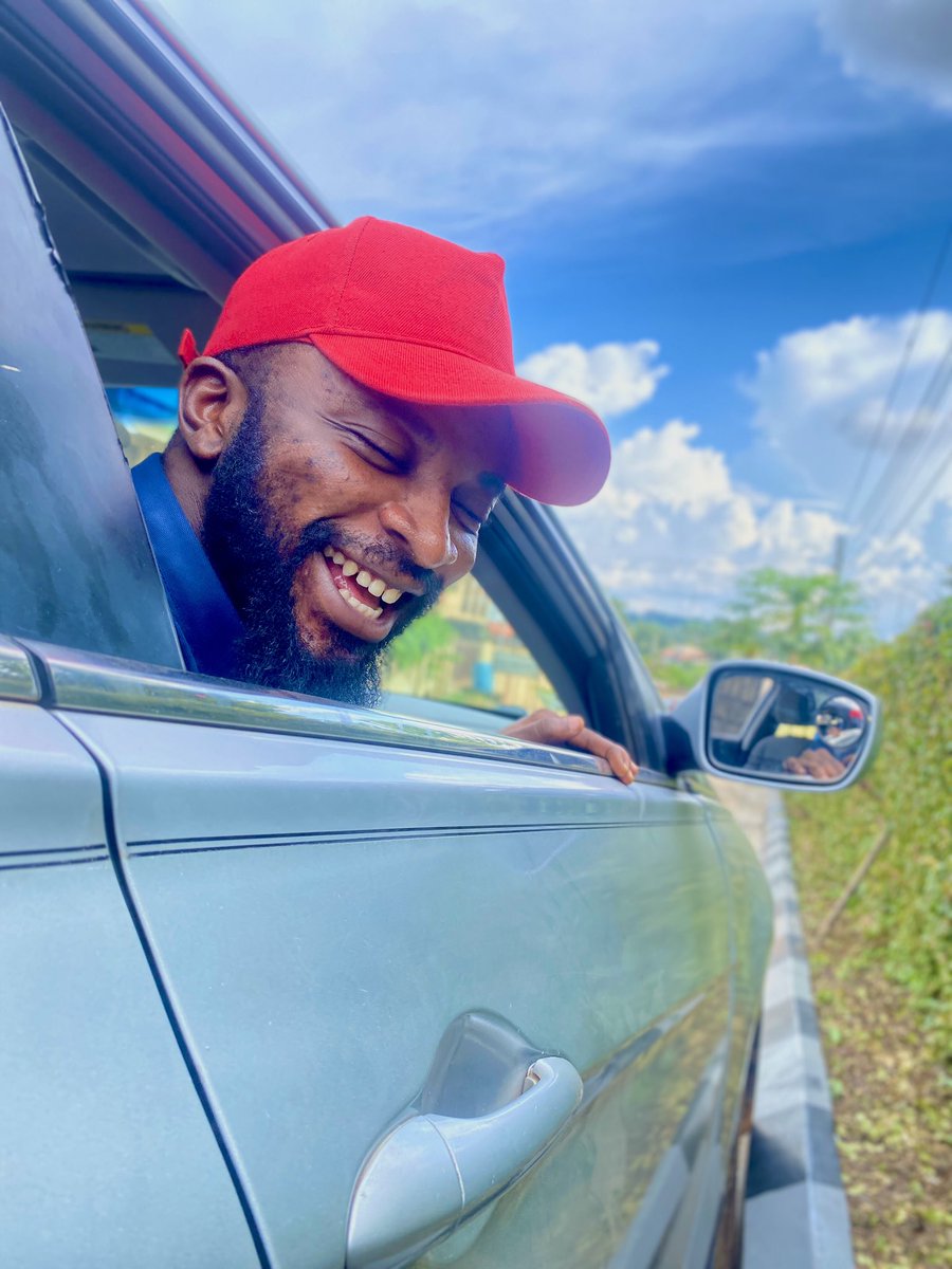 safebodang's tweet photo. Remember to smile as you take on your goals today. Welcome to a new week!🧡

#safebodacarislive https://t.co/NtYrndTXpz