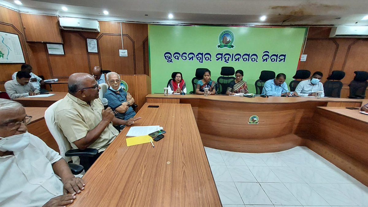 bmcbbsr's tweet photo. The #PublicInterface meeting for ward 11 & 12 was held today.
Honb’le Mayor in presence of Deputy Mayor, Addl. Commissioner-I, Corporators, ZDC North & Team BMC interacted with
RWAs, Slum Dweller Associations, Mission Shakti Groups & other community members of the ward. https://t.co/DIFZ7t0Os8