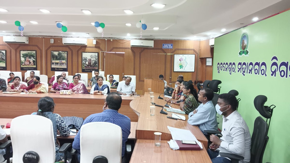 bmcbbsr's tweet photo. The #PublicInterface meeting for ward 11 & 12 was held today.
Honb’le Mayor in presence of Deputy Mayor, Addl. Commissioner-I, Corporators, ZDC North & Team BMC interacted with
RWAs, Slum Dweller Associations, Mission Shakti Groups & other community members of the ward. https://t.co/DIFZ7t0Os8