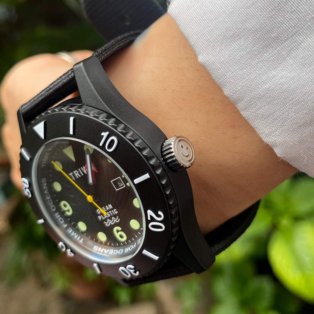 tokyowatchstyle's tweet photo. おはようございます🌤️
リューズがニコニコ～！
TFO206 CL150112
モデル腕周り14cm
#おはようございます #本日の腕時計 #triwa #海洋プラスチック #SDGs #timeforoceans https://t.co/BxJ09JSDkr