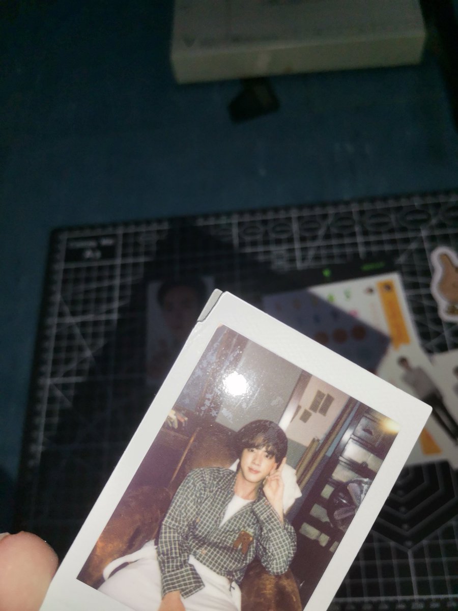 #vmincart_onhands | wts lfb ph onhands
[help rt]

✨PAUBOS SALE✨

BTS DECO KIT MEMBER SET

Available:
▪️RM
▪️Jin
▪️Hobi

Price: 120PHP + lsf
DOP: PAYO or 2 weeks after OC
✅Mint condition except 1 pola of Jin with manu defect
✅Onhand and ready to ship

Comment/DM mine + member