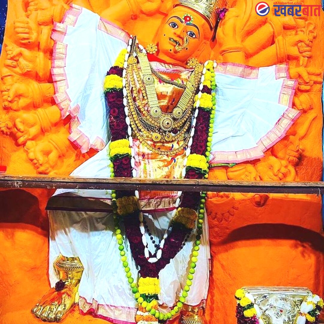 ekhabarbat's tweet photo. श्री. सप्तशृंग निवासिनी देवी मातेचे आज सोमवारचे शारदीय नवरात्रोस्तवातील पहिल्या माळेचे मुखदर्शन. आज पासून शारदेय नवरात्राला सुरुवात झाली आहे.
.
.
#सप्तशृंग_देवी #सप्तशृंगी_देवी #वणी #eKhabarbat #नवरात्री२०२२ #saptashrungidevi #vanigad #nashik #navratri2022 #ghatasthapana #नाशिक https://t.co/2M5uNanGyJ