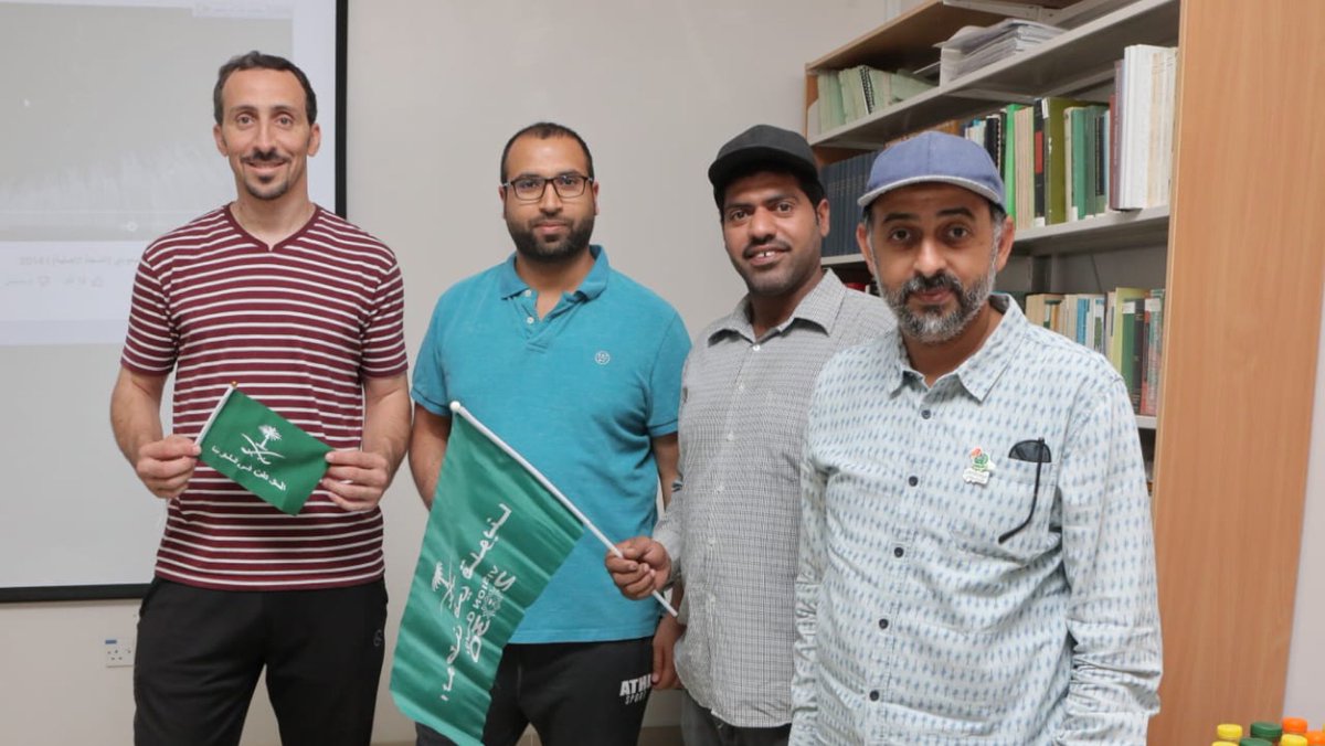 DatePalmcenter's tweet photo. تهنئة مدير مركز النخيل والتمور بالأحساء ومنسوبيه باليوم الوطني 92 للمملكة العربية السعودية .. أدام الله علينا نعمة الأمن والأمان
#اليوم_الوطني_السعودي_92 https://t.co/XI3mfyUfhM