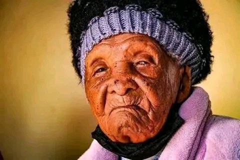AndrieskidmanSA's tweet photo. She Might Be The Oldest Person In The World Johanna Mazibuko, Who Lives In Klerksdorp In The Province Of North West RSA. She's 128 Years Old, Her Identity Papers State She Was Born In 1894. That Means She Has Lived Through British Colonialism, Apartheid And Two World Wars. ❤️🥺🙏 https://t.co/hjQqox5om5