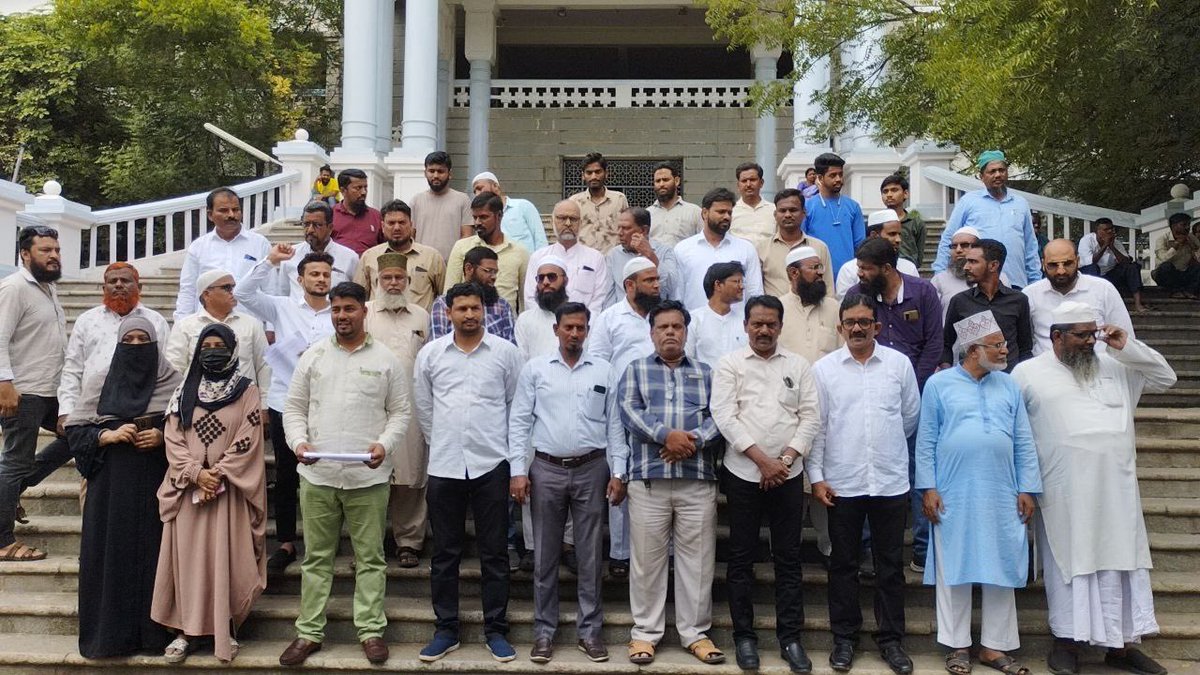AleemIlahi's tweet photo. Today Joint Action Committee Gulbarga Submitted a Memorandum To The Hon’ble Chief Justice Of India. Requested to take suo motu action against the Arbitrary Raids &amp; Arrest of #PFI across the country is a politically motivated &amp; Abuse of Government Machineries. #StandwithPFI https://t.co/hVCVoEqqd5