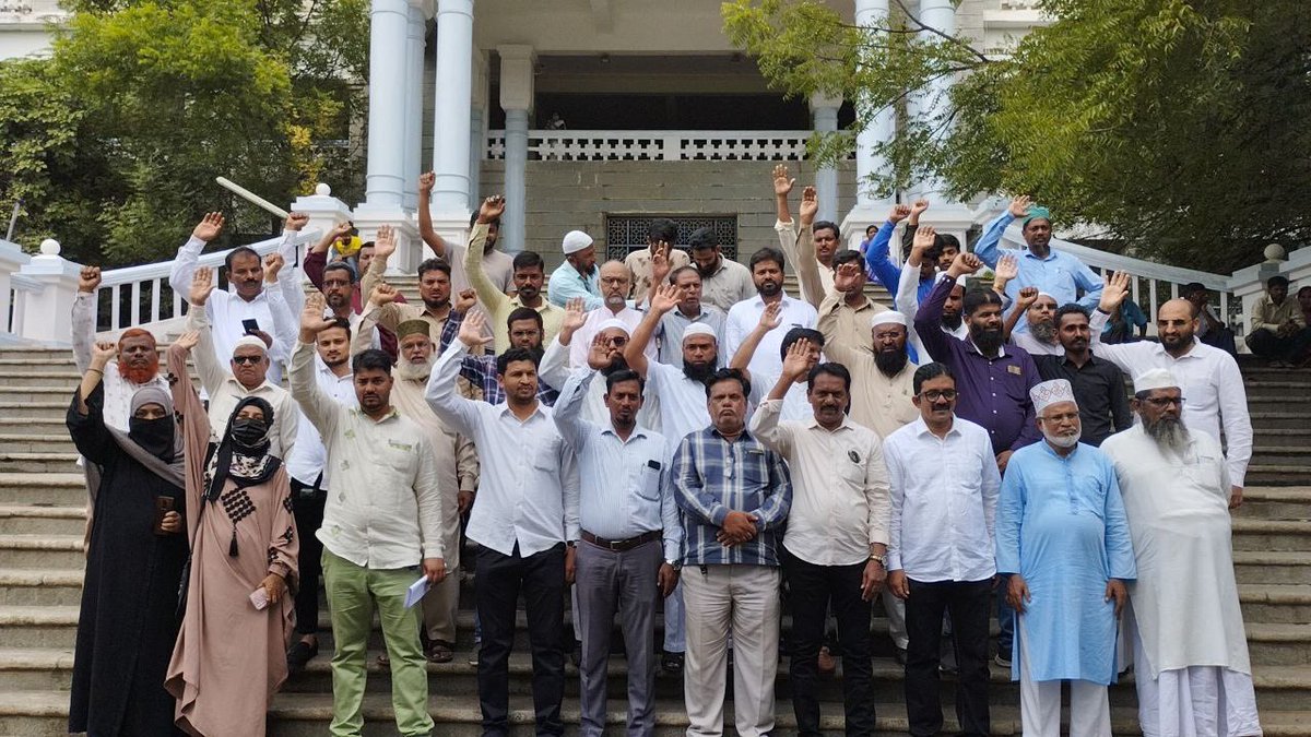 AleemIlahi's tweet photo. Today Joint Action Committee Gulbarga Submitted a Memorandum To The Hon’ble Chief Justice Of India. Requested to take suo motu action against the Arbitrary Raids &amp; Arrest of #PFI across the country is a politically motivated &amp; Abuse of Government Machineries. #StandwithPFI https://t.co/hVCVoEqqd5