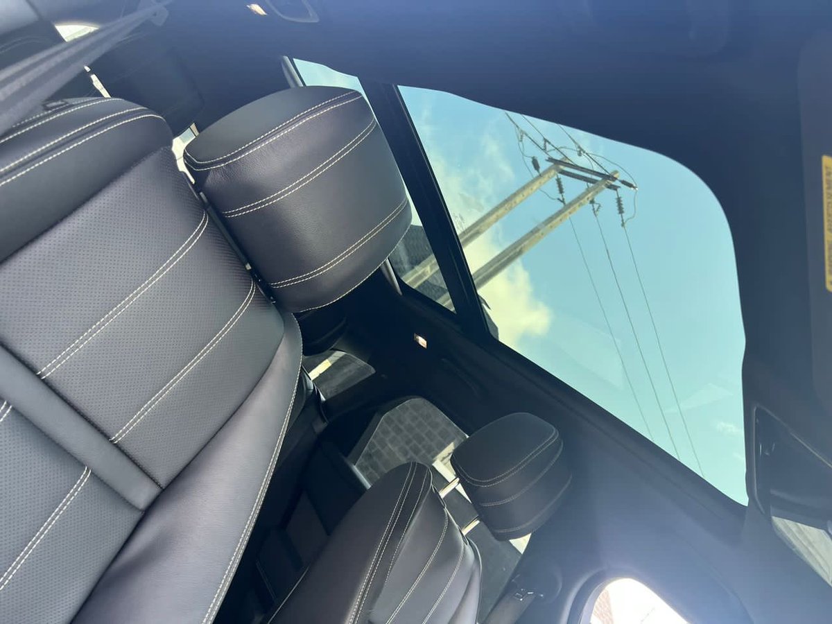 echidiimemotors's tweet photo. Odogwu dealπ¨πΎβπ¦³
Foreign used!!
Range Rover Velar
2019 model
Full Option
Thumbstart
Panoramic Roof
Rev Cam
Price:#49,400,000
#Kingechi https://t.co/bnd7Vk5F1i