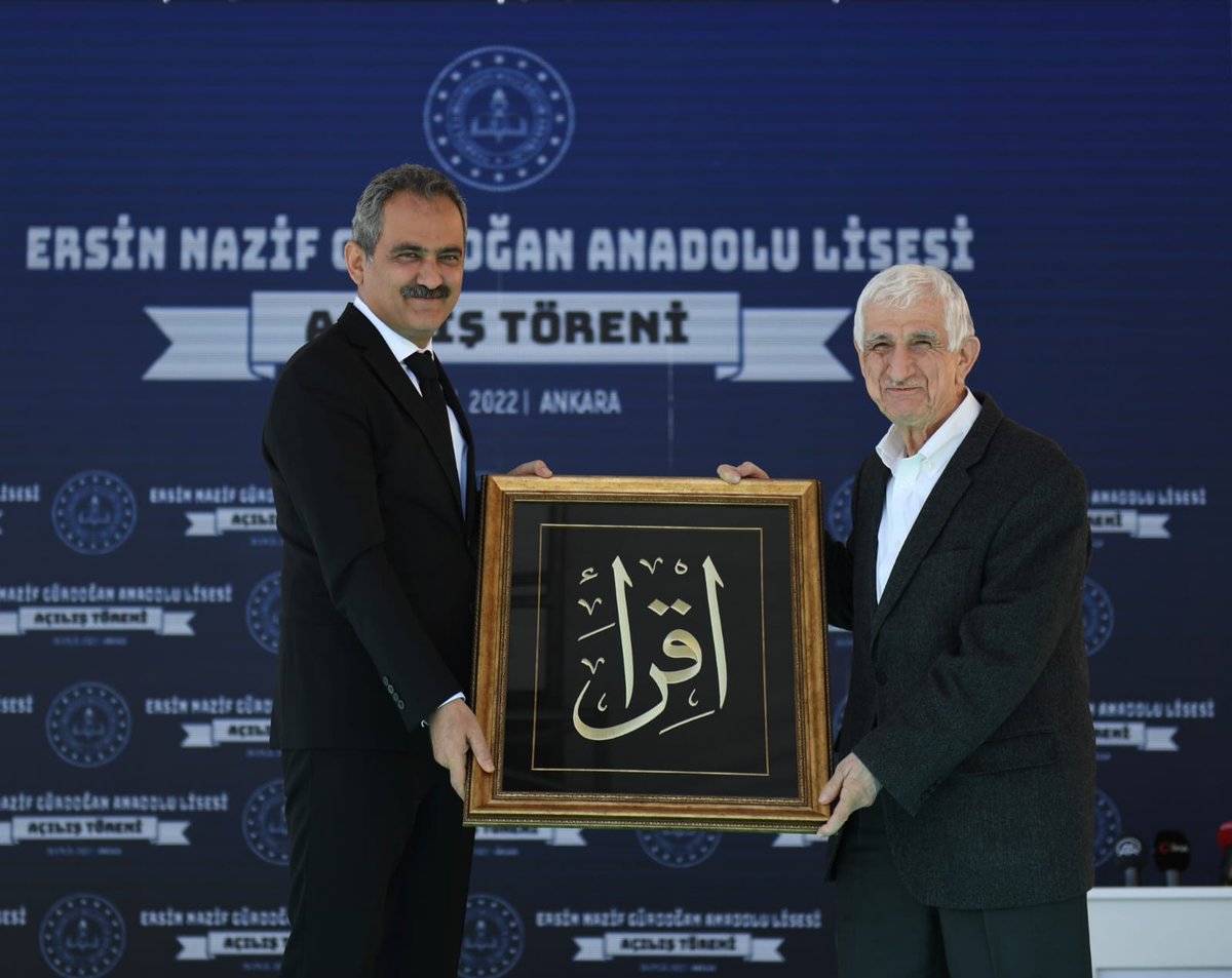 tcmeb's tweet photo. Bakan Özer, Ankara'nın Sincan İlçesinde Nazif Gürdoğan Anadolu Lisesinin Açılış Töreni’ne Katıldı

👉https://t.co/faTQzx187t https://t.co/HyJdGM2aOf