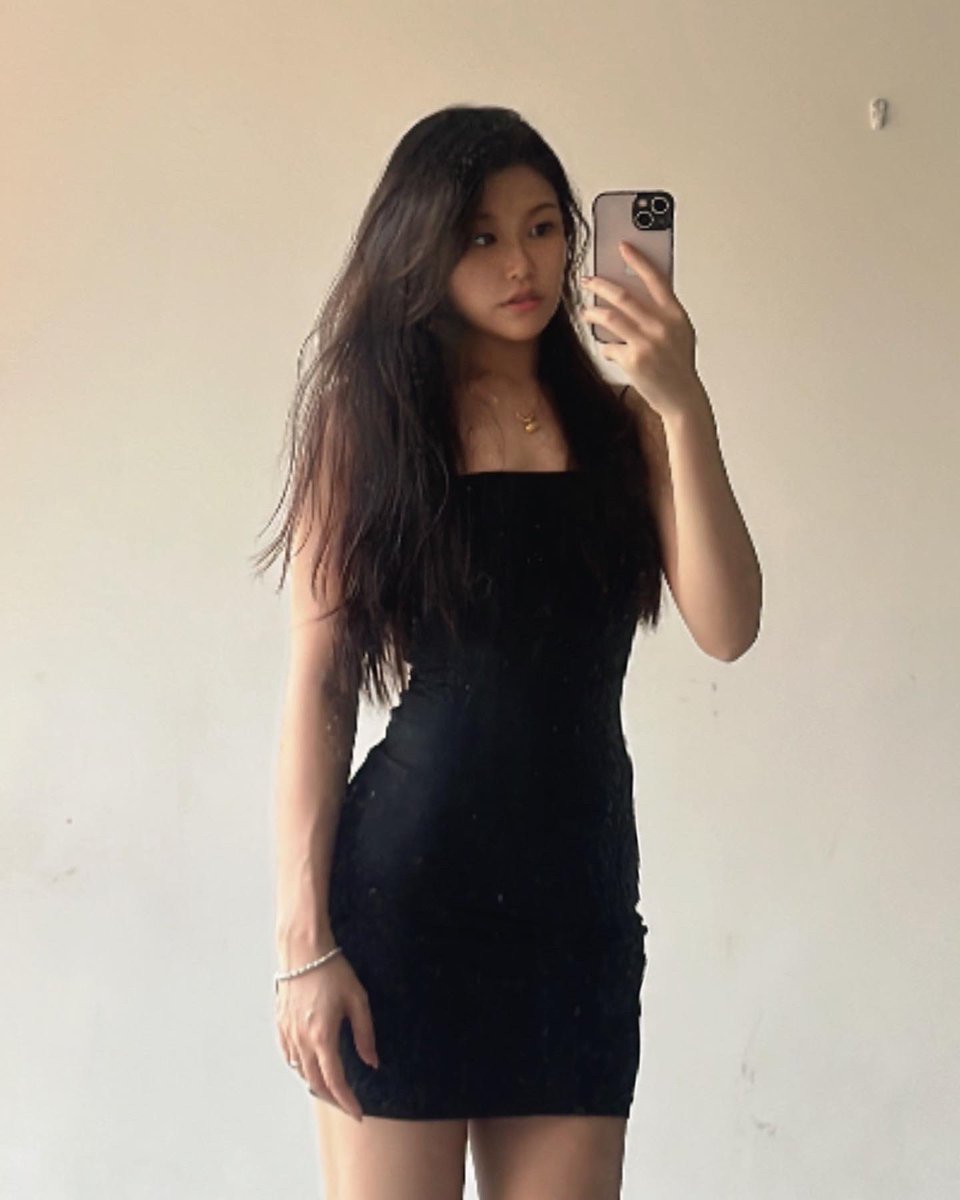 Rikaovoo's tweet photo. 🤳

👗：Shopee RikaOuO 

#selfie #ootd https://t.co/ve7TA91lti