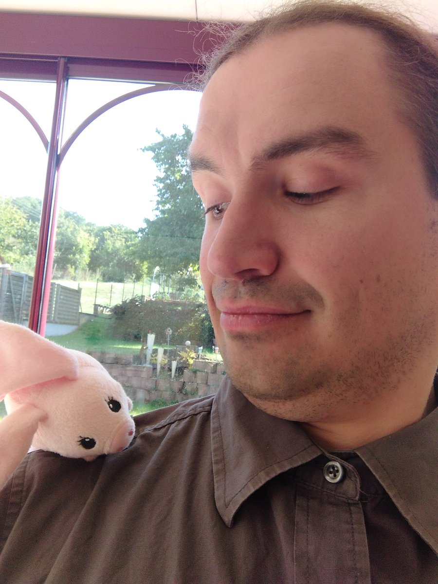 Corran_FR's tweet image. Je les ai reçu, il y a quelques jours mais je prends le temps maintenant de remercier @FF_XIV_FR pour l'envoi des lots de leurs concours dans le cadre journée communautaire. J'ai été ravi de combattre un des derniers boss de Final Fantasy XIV avec eux. Bon épopée à eux !