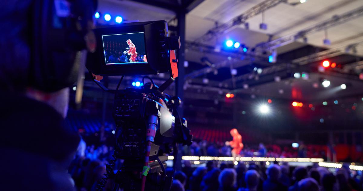 Elk jaar in oktober vindt in Eindhoven de Dutch Design Week (DDW) plaats. Het grootste designevenement, verspreid over zo’n 120 locaties door de hele stad. Bekijk voor een indruk de aftermovie van 2021 ow.ly/lvg350KSHpp en bezoek ook even de website ddw.nl