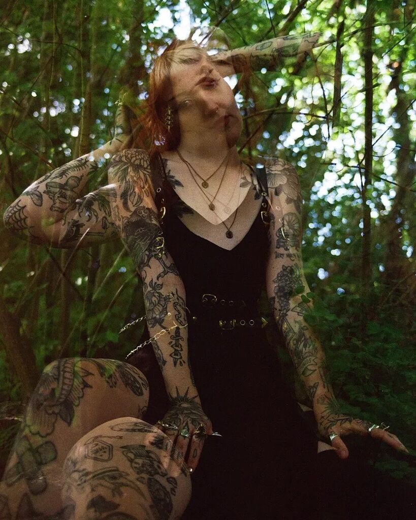 ms_veness's tweet photo. A bit of double exposure going on today, my flat smells like Chinese.
Ft @jadehxze of @jadehazetattoo on @lomography CN 400
#heylomography #doubleexposure #back2thebase #nograinnoglory #modernfilmarchive #shootfilmonmondays https://t.co/NYS6xvQo8Y https://t.co/4hn7nte52G
