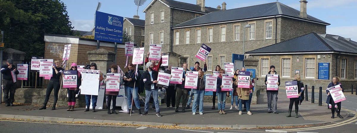 UCU_COBC's tweet photo. So much support from staff &amp; the public! The City of Bristol College should pay us respect! #RespectFE https://t.co/l09akaSOW6