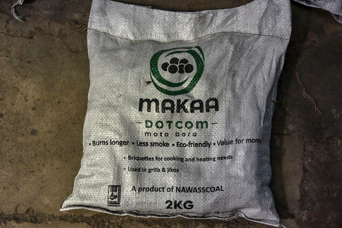 _Warigia_'s tweet photo. Symbolism at it's best. We are destroying our ecosystem only to cause more global warming. I refuse to partake in this. I chose green energy. I chose affordable fuel. I chose MakaaDotcom.
@MakaaDotcom 
@NakuruWater https://t.co/14YxTz1Tlg